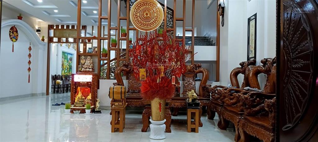 Bán nhà mt kinh doanh  vị trí đẹp ngay mũi tàu himlam 6a trung sơn bình chánh tp.hcm