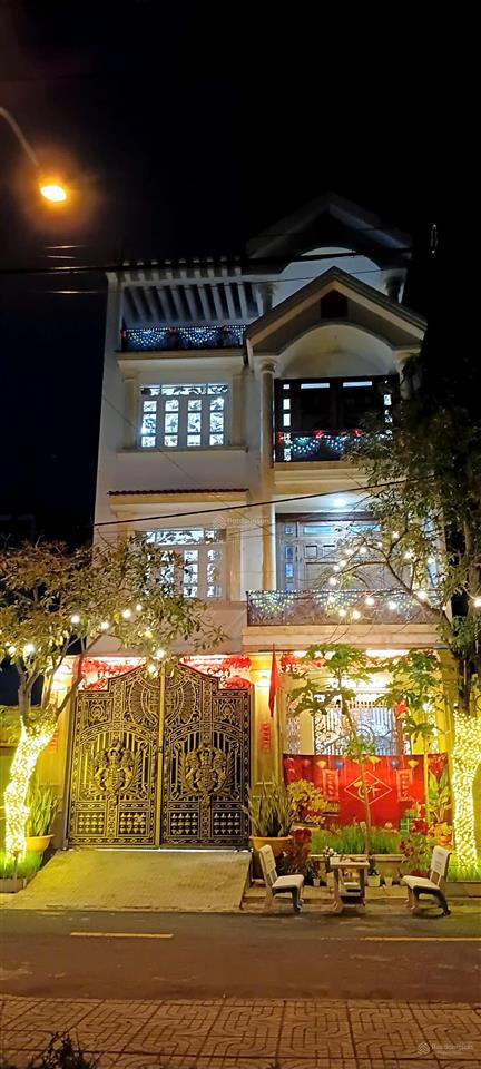 Bán nhà mt kinh doanh  vị trí đẹp ngay mũi tàu himlam 6a trung sơn bình chánh tp.hcm