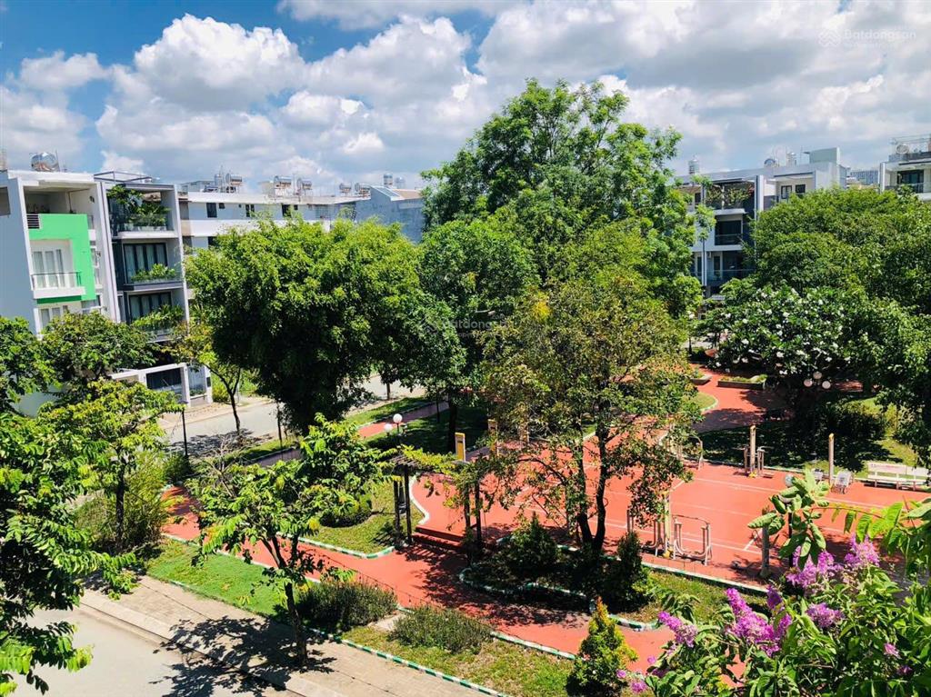 Bán nhà 1 hầm 1 trệt 3 lầu view công viên khu dân cư mizuki nguyễn văn linh. tphcm
