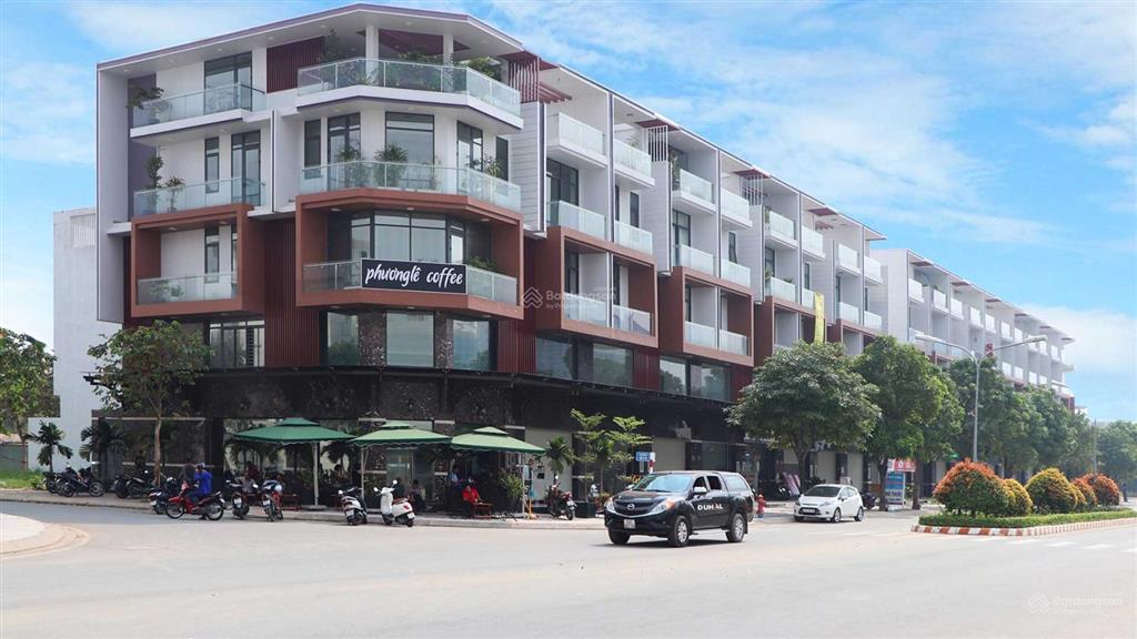 Bán nhà 1 hầm 1 trệt 3 lầu view công viên khu dân cư mizuki nguyễn văn linh. tphcm