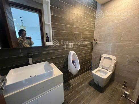 Cho thuê biệt thự view công viên cách vòng xoay giải trí trung sơn 100m