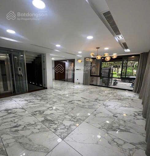Cho thuê biệt thự view công viên cách vòng xoay giải trí trung sơn 100m