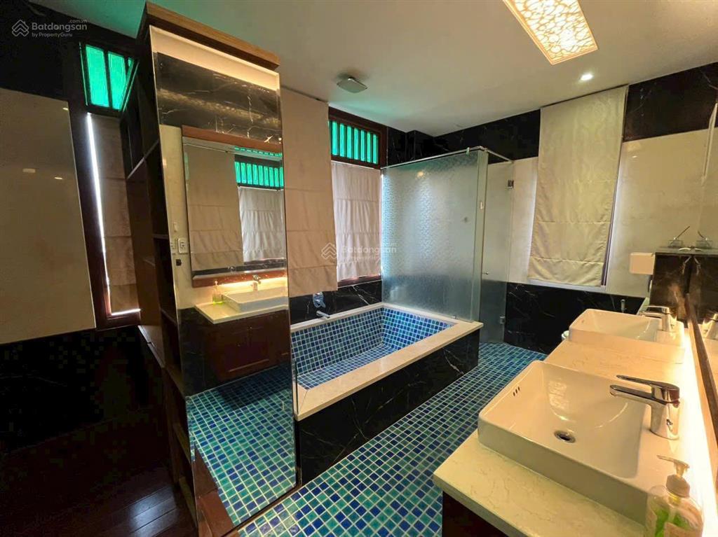Cho thuê biệt thự view công viên cách vòng xoay giải trí trung sơn 100m