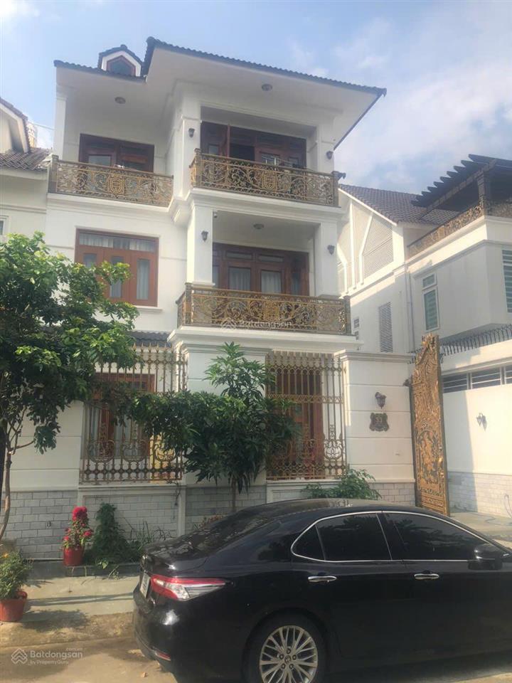 Bán nhà 1 hầm 1 triệt 3 lầu mới view công viên gần bến xe quận 8 cũ tp.hcm