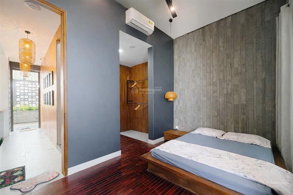 Bán nhà 1 hầm 1 triệt 3 lầu mới view công viên gần bến xe quận 8 cũ tp.hcm