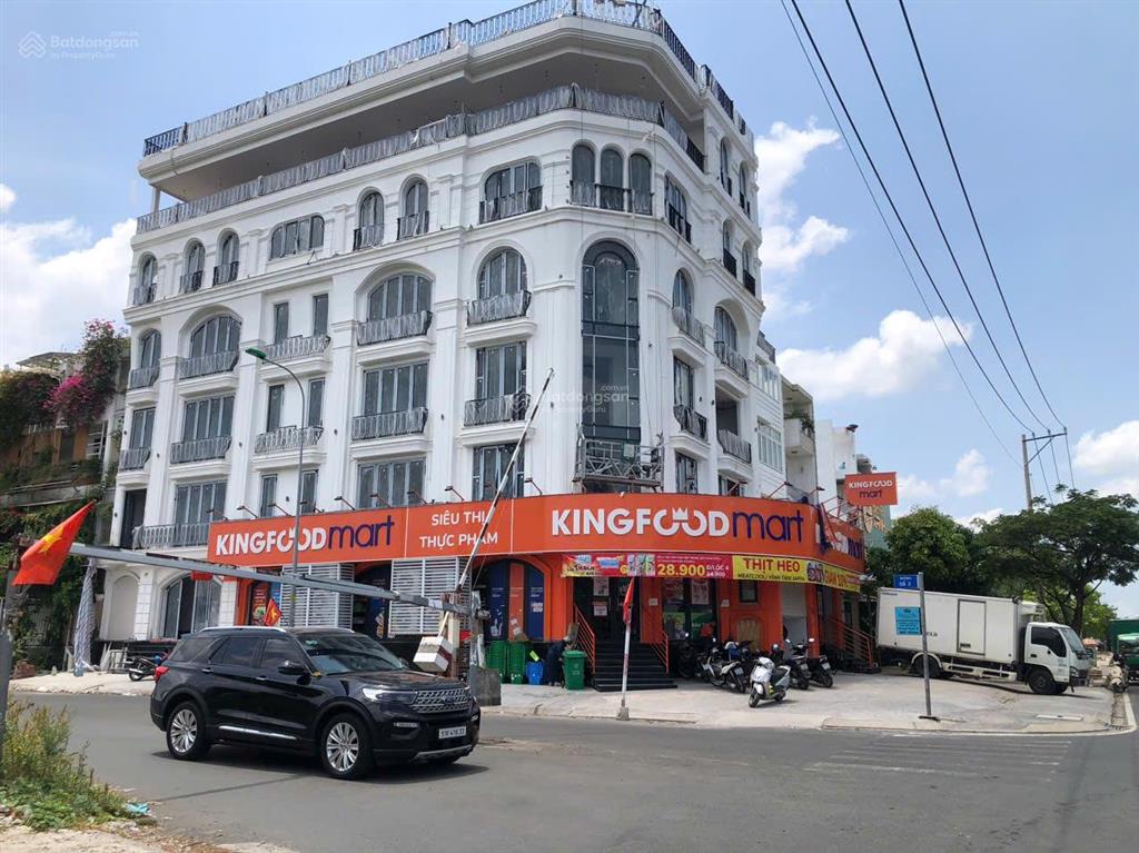 Nhà hướng đông vị trí đẹp 1 trệt 3 lầu mới 100% đường phạm hùng cách cầu nguyễn tri phương 2km