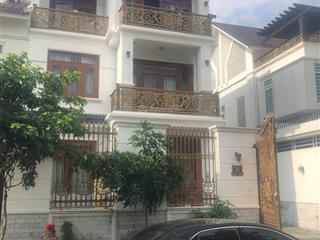 Bán nhà mới 100% 1 trệt 3 lầu vị trí đẹp hướng đông đường phạm hùng nối dài. tphcm