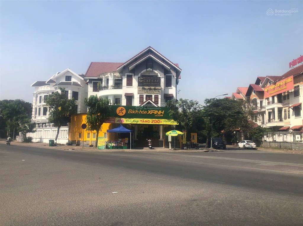 Cho thuê biệt thự vị trí đẹp hướng đông ngay mũi tàu đường 9a trung sơn bình chánh, tphcm