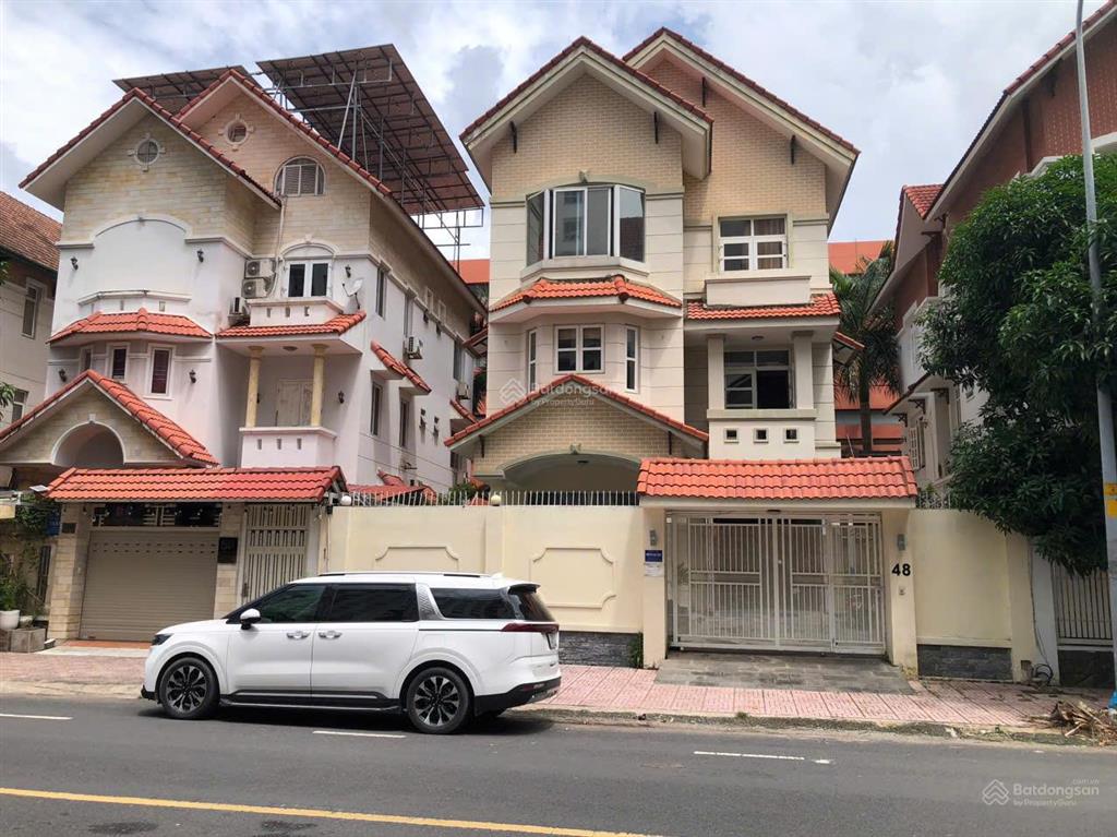 Cho thuê biệt thự vị trí đẹp hướng đông ngay mũi tàu đường 9a trung sơn bình chánh, tphcm