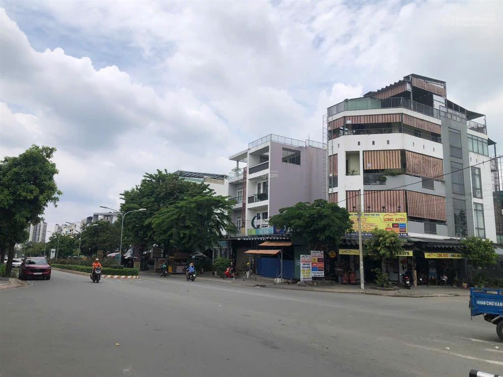 Nhà 1 hầm 3 lầu view công viên kdc dương hồng nguyễn văn linh, tphcm