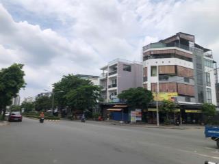 Nhà 1 hầm 3 lầu view công viên kdc dương hồng nguyễn văn linh, tphcm