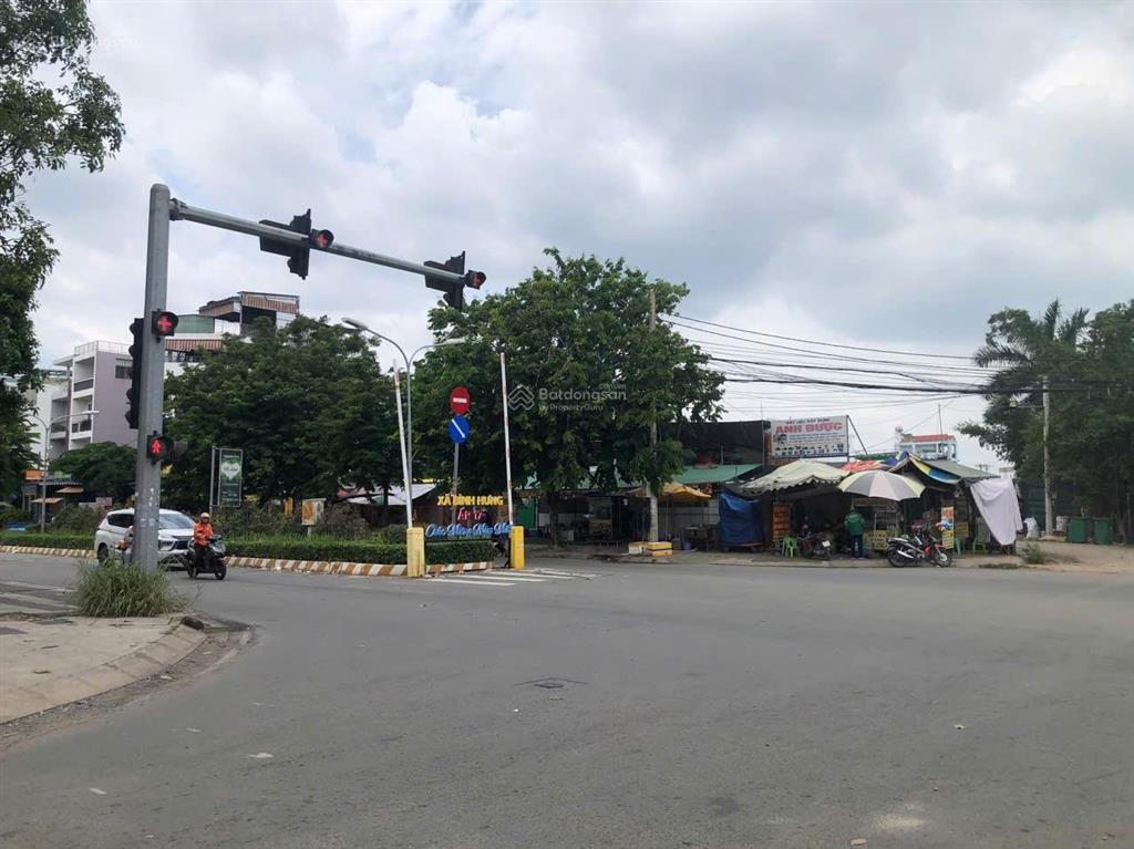 Nhà 1 hầm 3 lầu view công viên kdc dương hồng nguyễn văn linh, tphcm