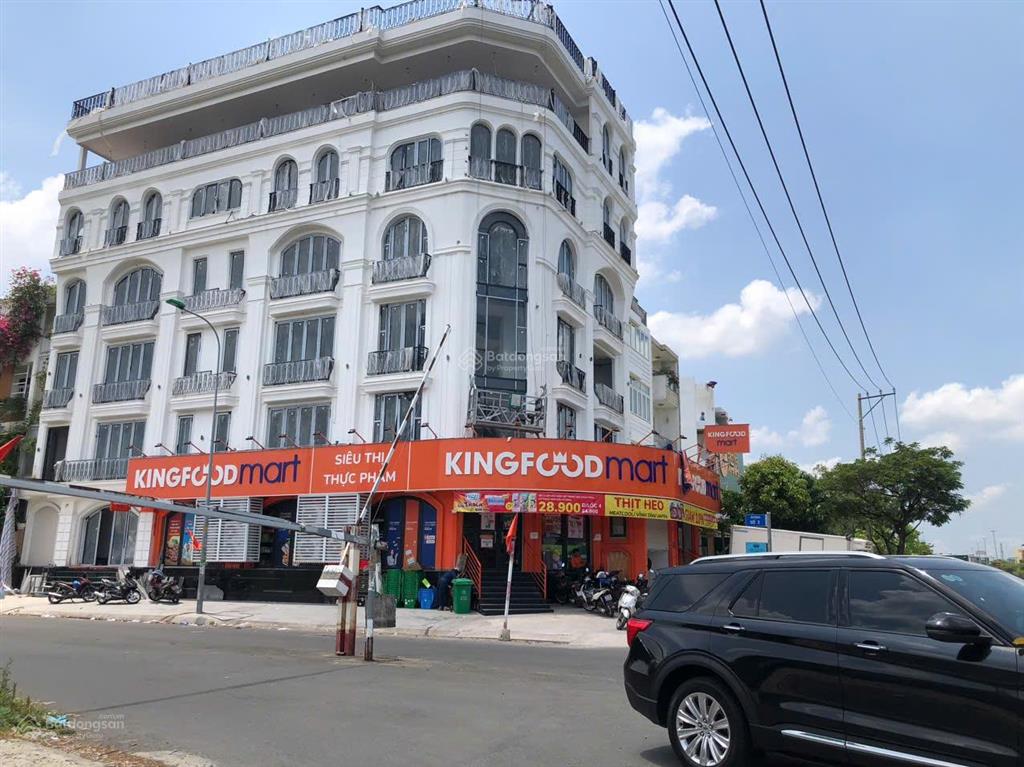 Nhà 1 trệt 3 lầu vị trí đẹp view công viên đường phạm hùng khu đô thị đại phúc. tphcm