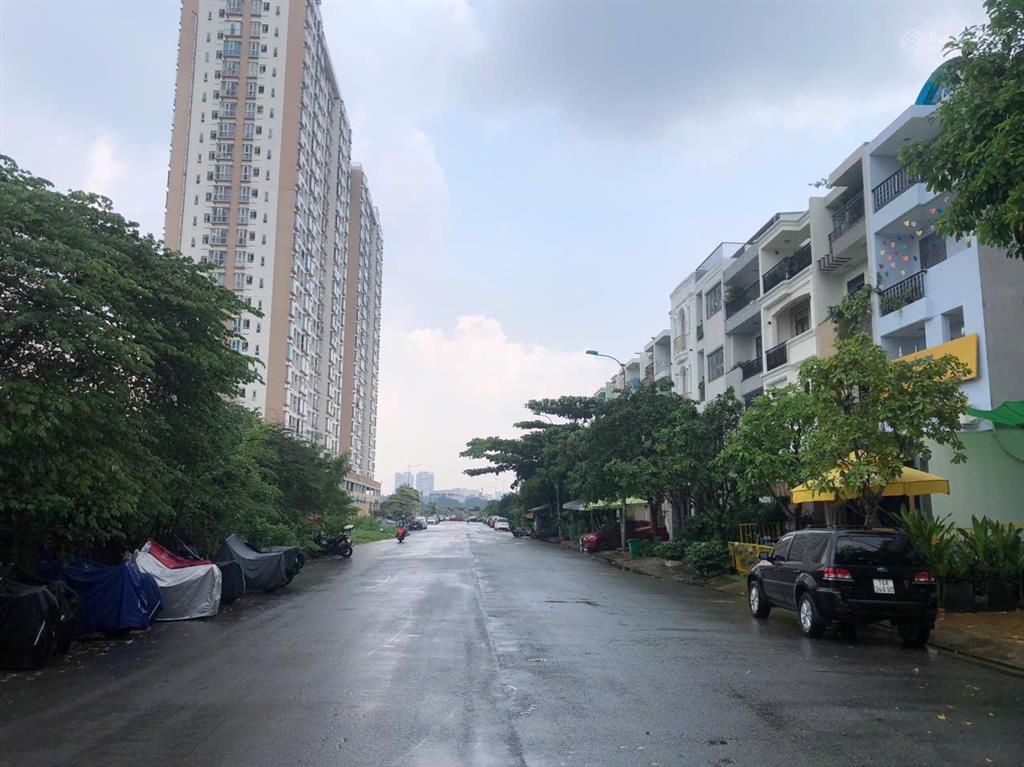 Biệt thự góc 2mt view hướng sông khu intresco 6b đường phạm hùng, tphcm