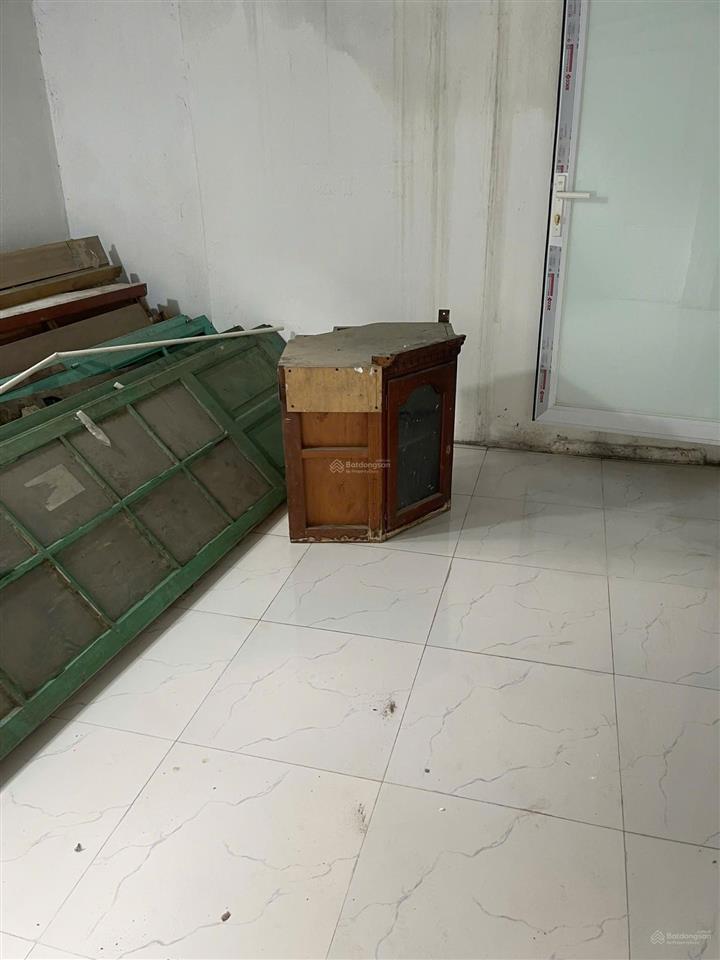 14tr/thchothuê90m2x3tầng ba nhàraphố,xe3 gácvàothợ xây15,20ngươiở kho,ở,kdoanhonnail,bạchmai,hbt