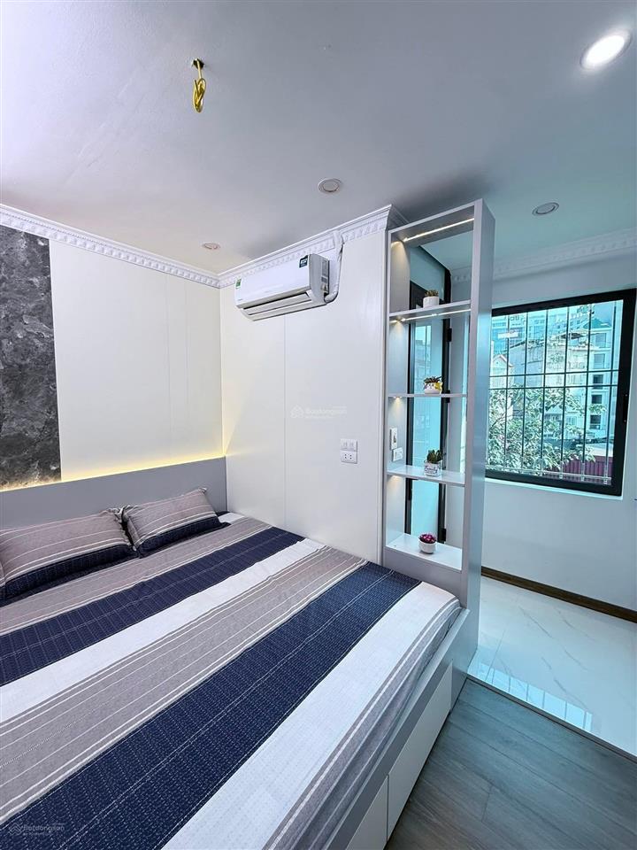 5,1tỷ,nhà20m2x3tầng,mt3,4m,2ngủ, 3wc, cách phố 15m, ngõ thẳng xe máy tránh, ở luôn,kimmã,ba đình.