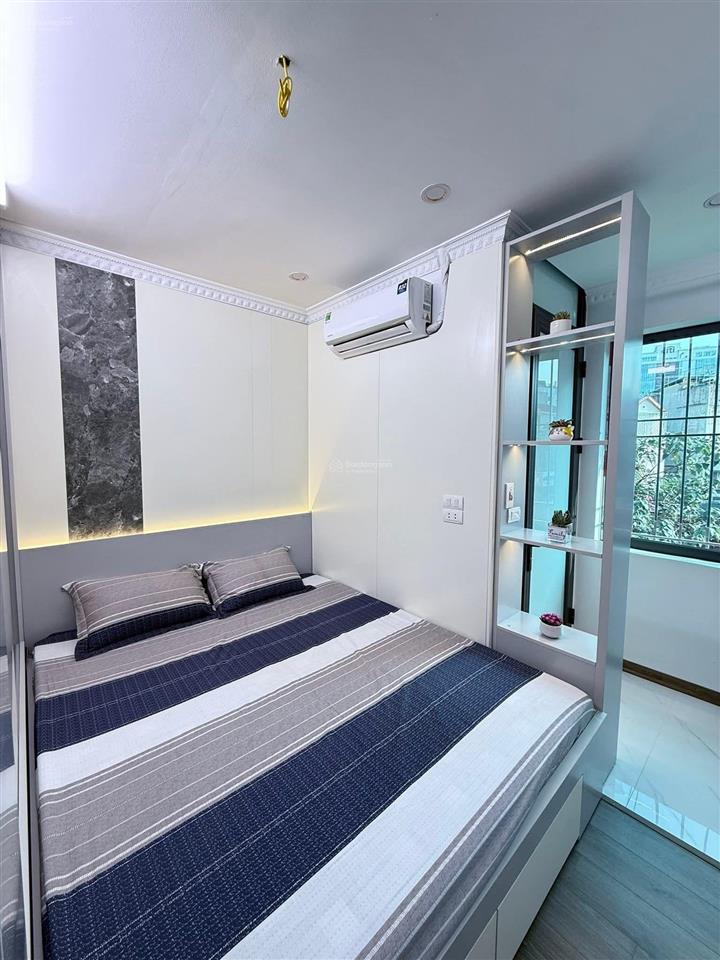 5,1tỷ,nhà20m2x3tầng,mt3,4m,2ngủ, 3wc, cách phố 15m, ngõ thẳng xe máy tránh, ở luôn,kimmã,ba đình.