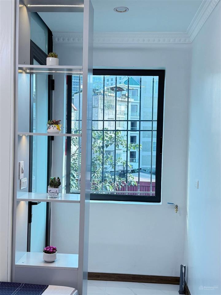 5,1tỷ,nhà20m2x3tầng,mt3,4m,2ngủ, 3wc, cách phố 15m, ngõ thẳng xe máy tránh, ở luôn,kimmã,ba đình.
