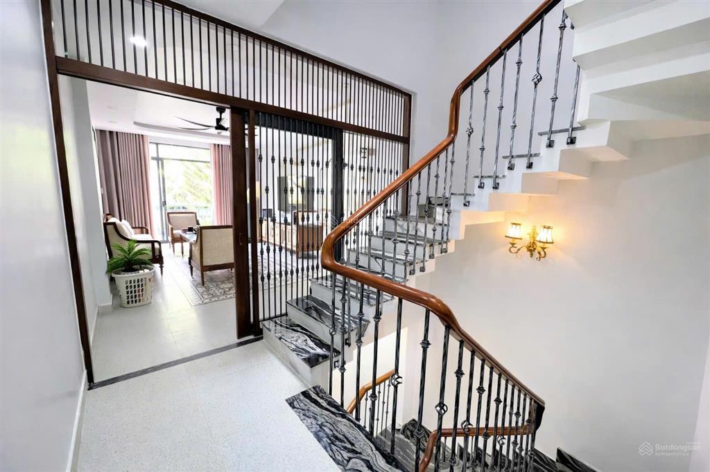 Nhà full nội thất cao cấp phường an phú cách cầu sg 1km , trệt 3 làu giá 38tr/ tháng