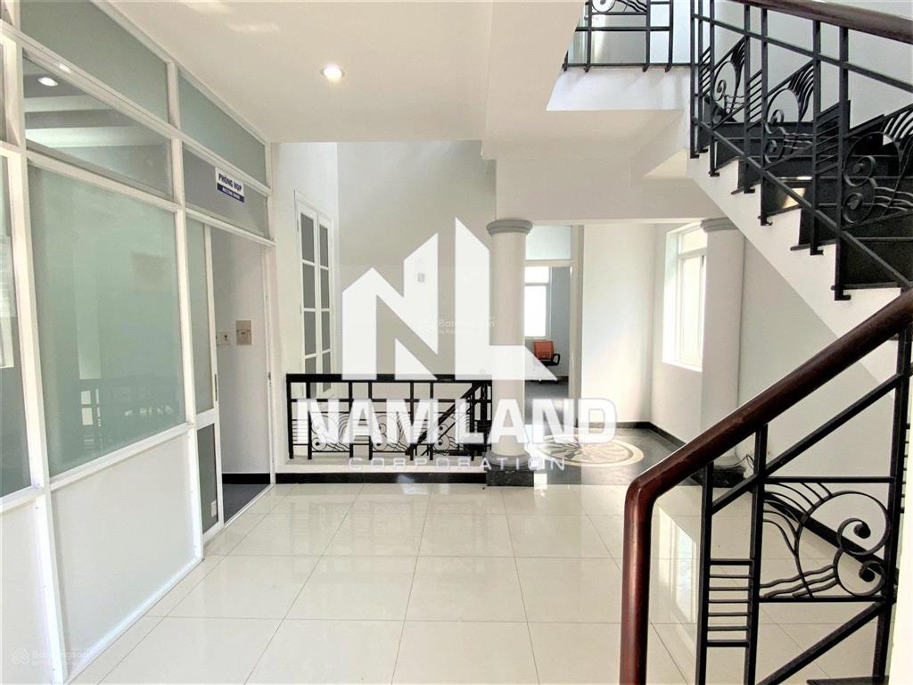 Villa ngang 8m gần trần não phù hợp showroom, văn phòng , cty thiết kế ... giá 40tr