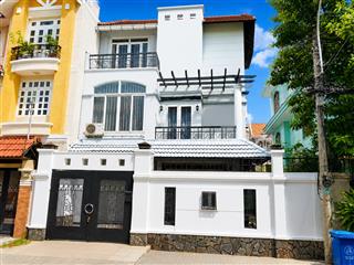 Villa ngang 8m gần trần não phù hợp showroom, văn phòng , cty thiết kế ... giá 40tr