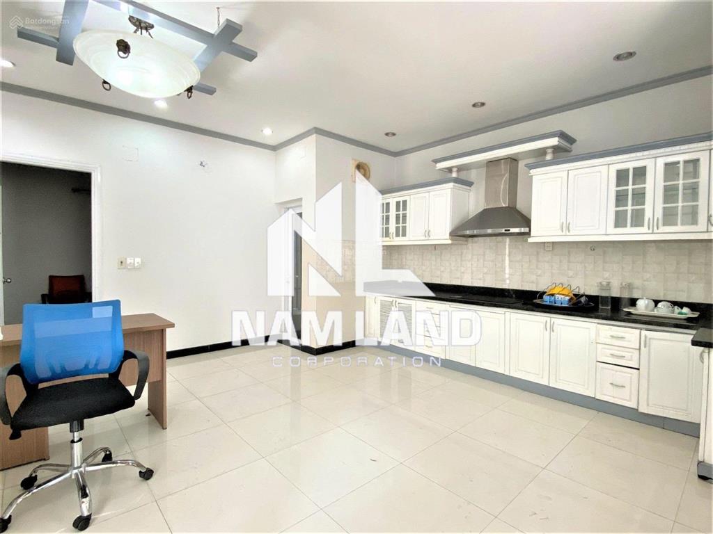 Villa ngang 8m gần trần não phù hợp showroom, văn phòng , cty thiết kế ... giá 40tr