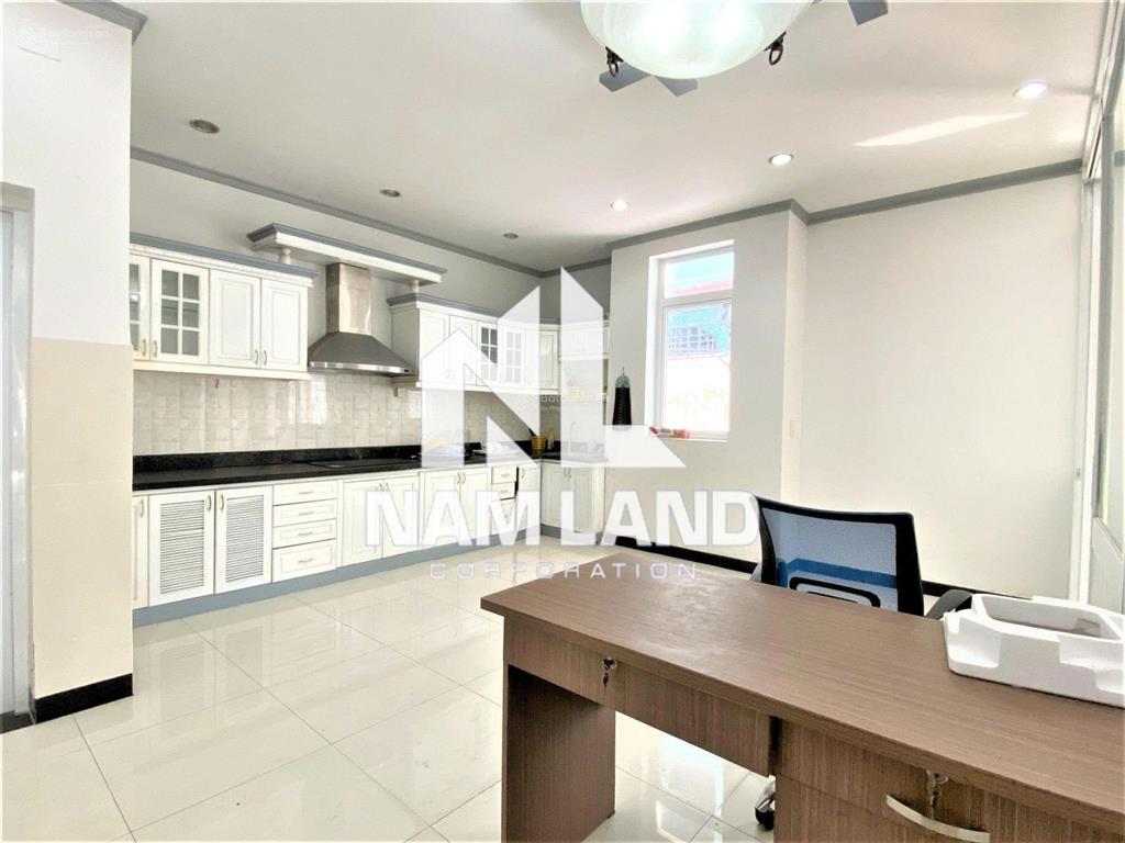 Villa ngang 8m gần trần não phù hợp showroom, văn phòng , cty thiết kế ... giá 40tr