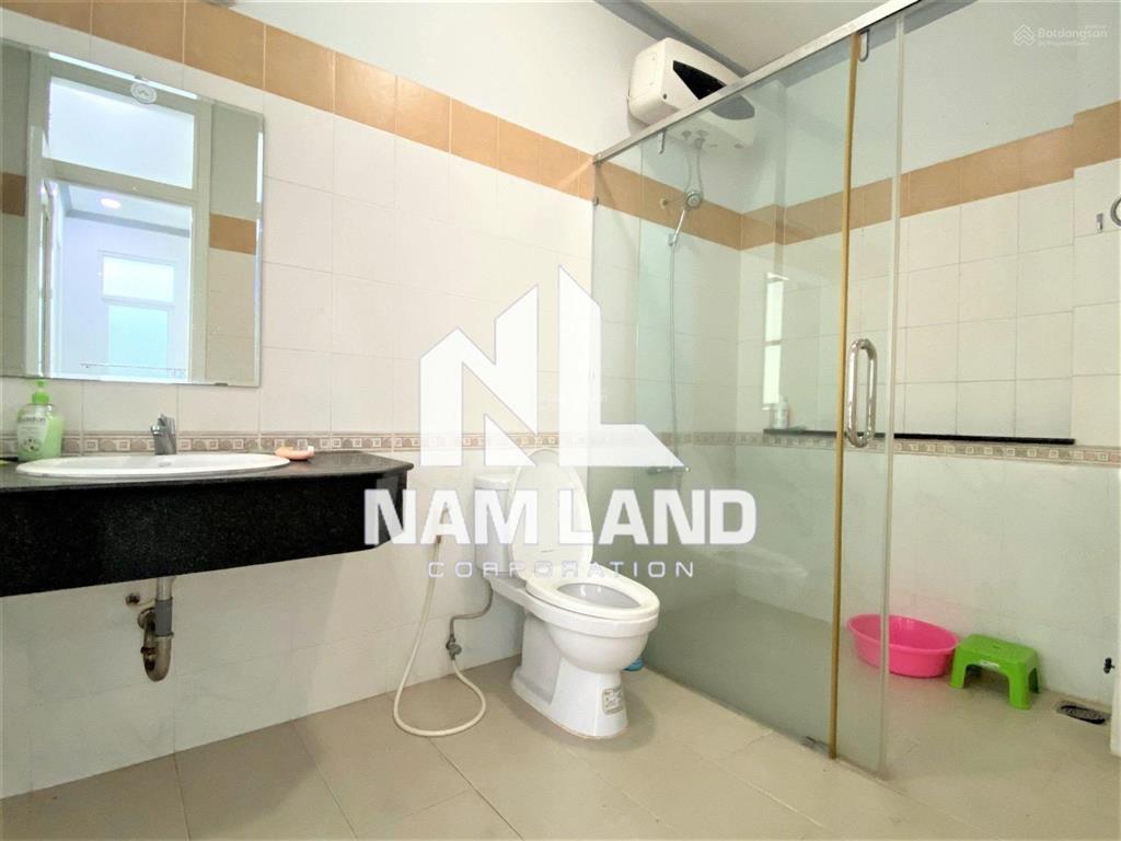 Villa ngang 8m gần trần não phù hợp showroom, văn phòng , cty thiết kế ... giá 40tr