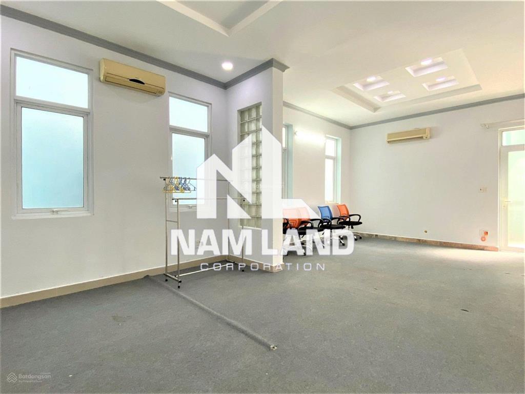 Villa ngang 8m gần trần não phù hợp showroom, văn phòng , cty thiết kế ... giá 40tr