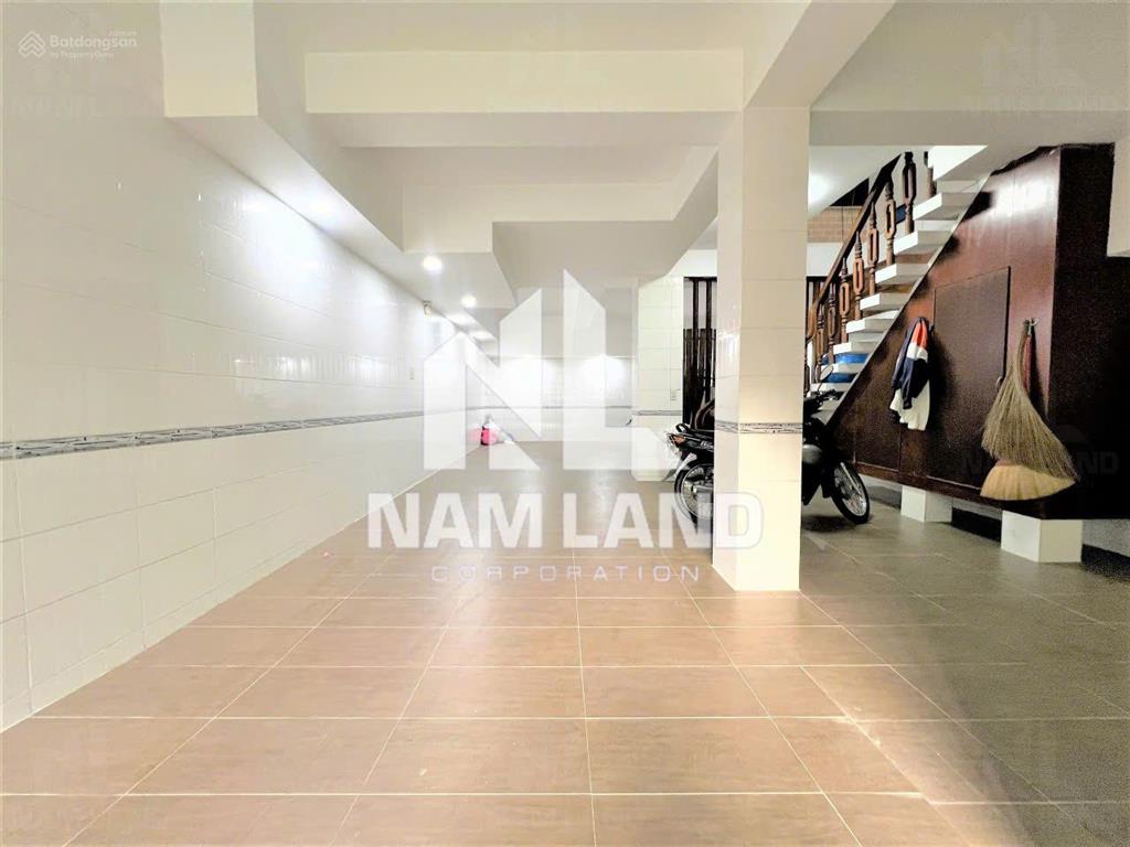 Nhà đẹp gần cầu sài gòn (800m), gần cv cao đức lân, ngang 6m, có hầm để xe rộng, giá tốt 35tr
