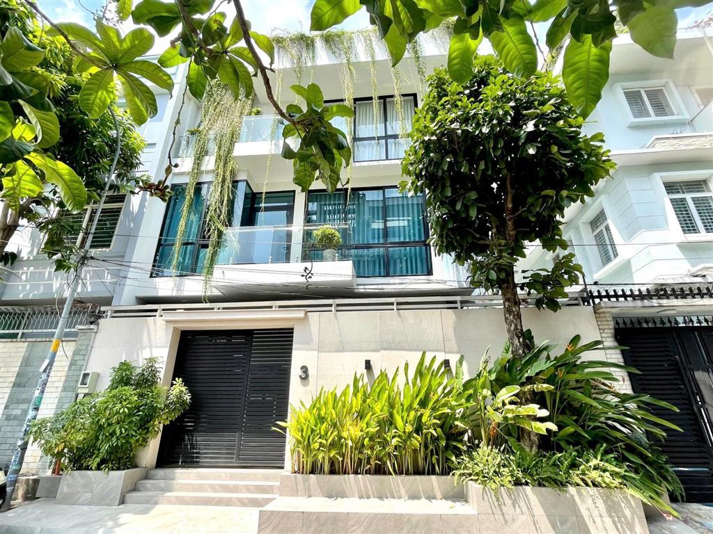 Nhà đẹp gần cầu sài gòn (800m), gần cv cao đức lân, ngang 6m, có hầm để xe rộng, giá tốt 35tr