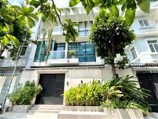 Nhà đẹp gần cầu sài gòn (800m), gần cv cao đức lân, ngang 6m, có hầm để xe rộng, giá tốt 35tr