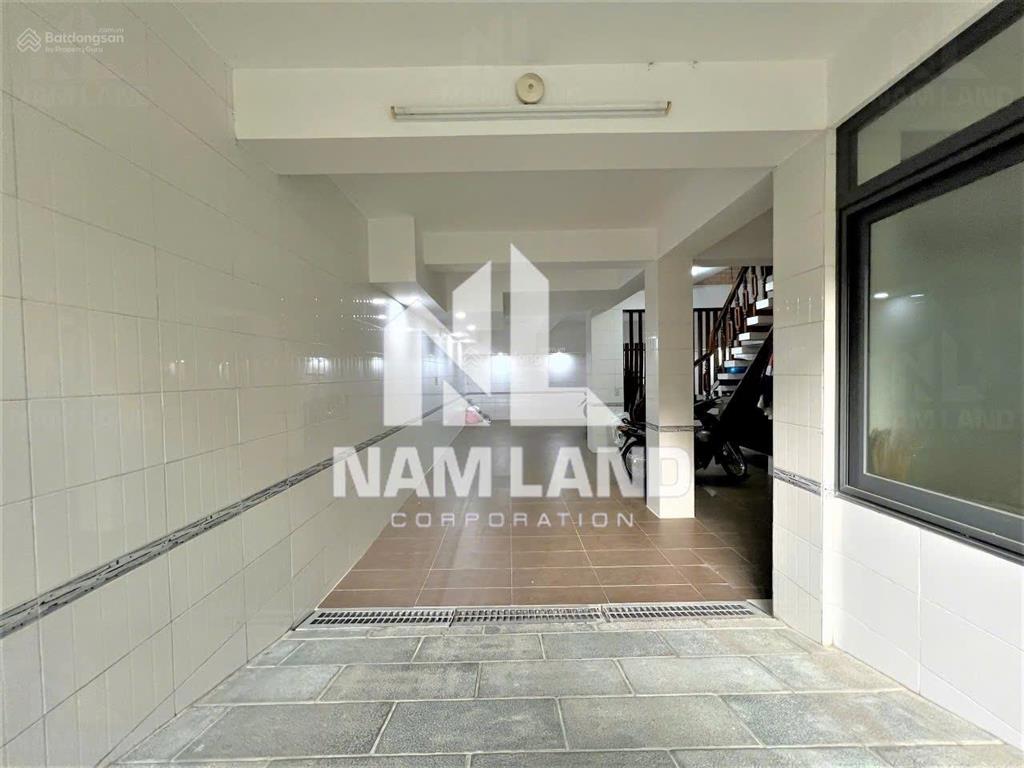 Nhà đẹp gần cầu sài gòn (800m), gần cv cao đức lân, ngang 6m, có hầm để xe rộng, giá tốt 35tr