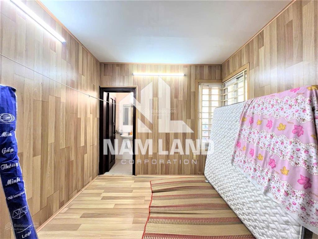 Nhà đẹp gần cầu sài gòn (800m), gần cv cao đức lân, ngang 6m, có hầm để xe rộng, giá tốt 35tr