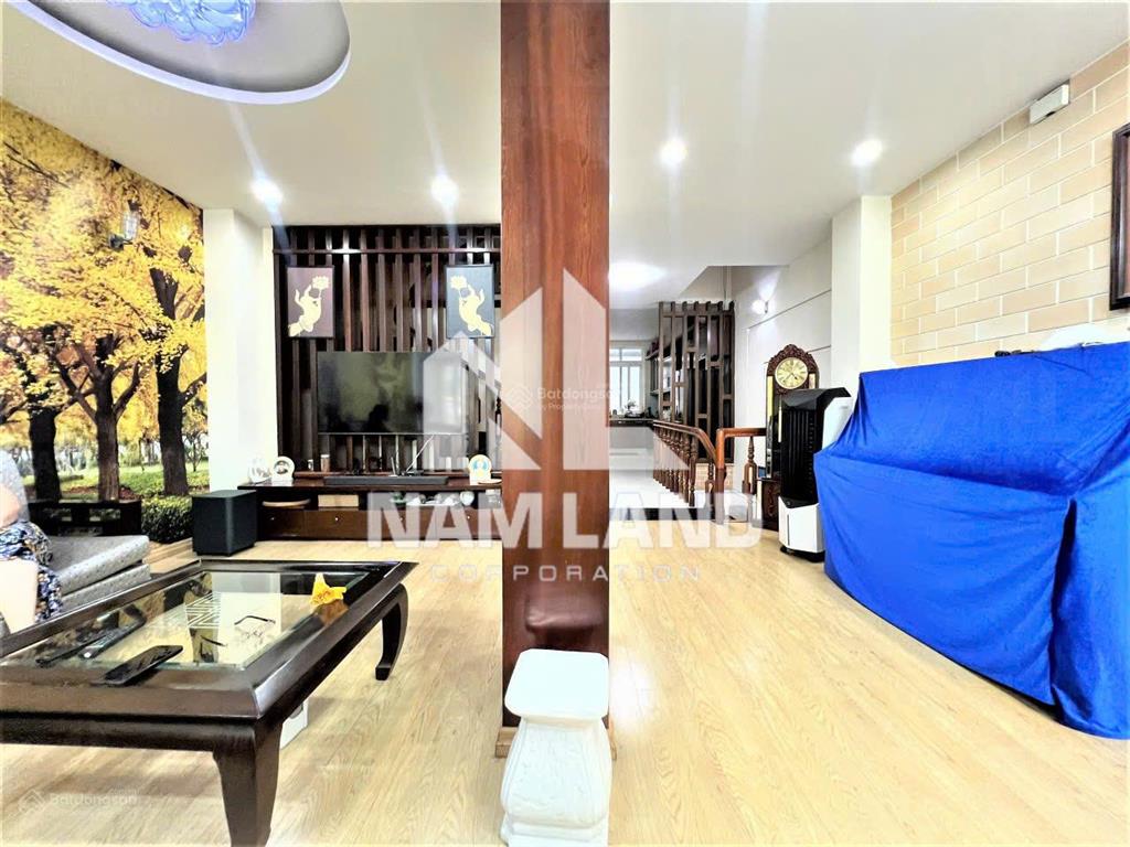 Nhà đẹp gần cầu sài gòn (800m), gần cv cao đức lân, ngang 6m, có hầm để xe rộng, giá tốt 35tr