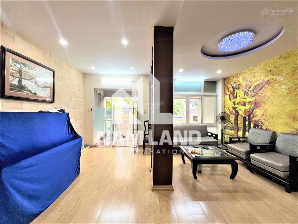 Nhà đẹp gần cầu sài gòn (800m), gần cv cao đức lân, ngang 6m, có hầm để xe rộng, giá tốt 35tr