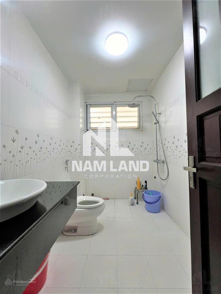 Nhà đẹp gần cầu sài gòn (800m), gần cv cao đức lân, ngang 6m, có hầm để xe rộng, giá tốt 35tr