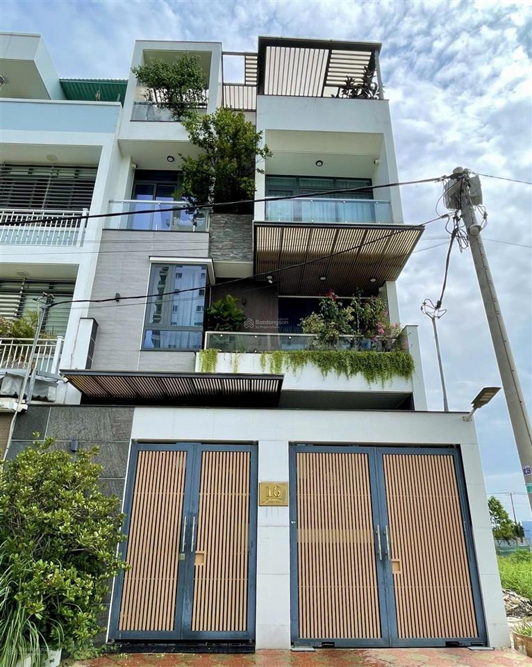 Hàng hiếm gần cầu sài gòn nhà 5m, 4pn full nội thất, giá cực tốt 40tr