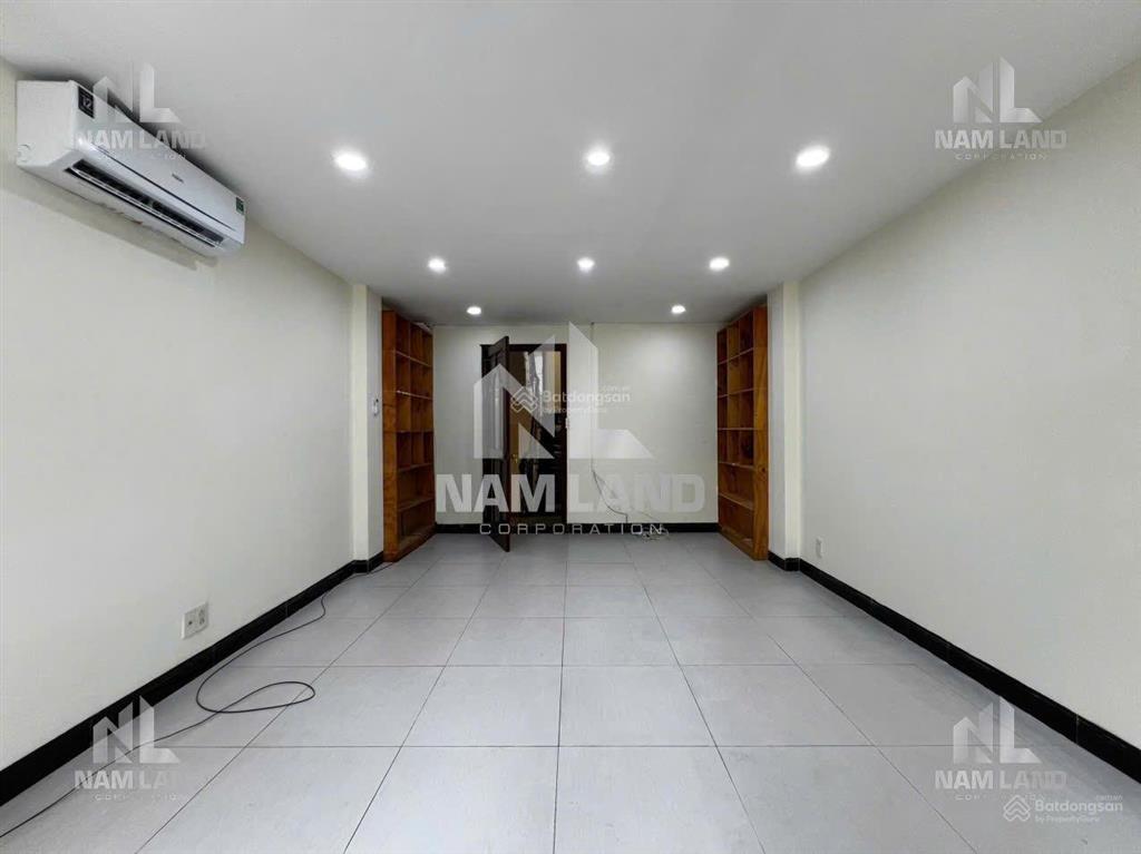 Nhà bùi tá hán gần cầu sài gòn có hầm để xe rộng, trệt 3 lầu giá 35tr