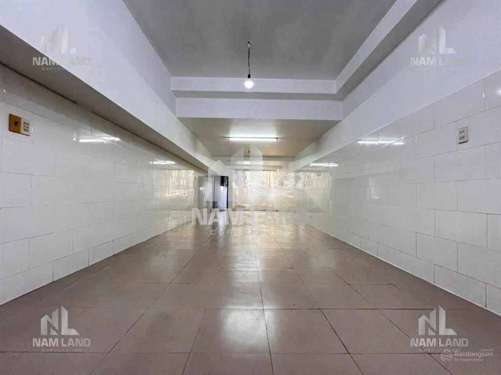 Nhà bùi tá hán gần cầu sài gòn có hầm để xe rộng, trệt 3 lầu giá 35tr