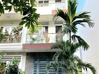 Nhà khu compound trần não có bảo vệ , trệt 2 lầu sân thượng giá 25tr