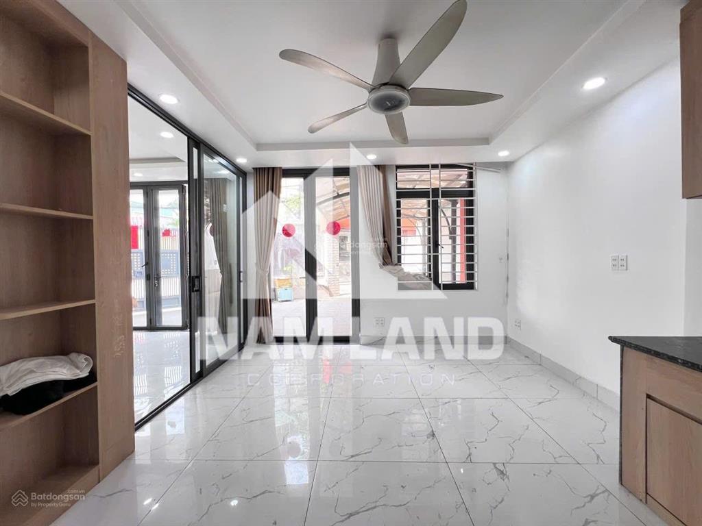 Nhà căn góc 2 mt q2 gần chung cư masteri an phú, cách cầu sg 500m, sân để xe rộng giá 30tr