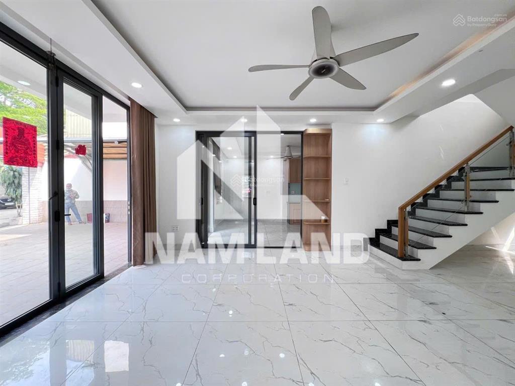 Nhà căn góc 2 mt q2 gần chung cư masteri an phú, cách cầu sg 500m, sân để xe rộng giá 30tr
