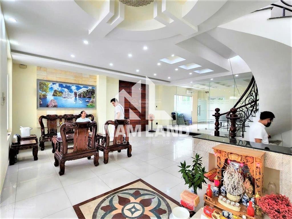 Nhà căn góc 2 mt, hầm để xe rộng phù hợp văn phòng gần nút giao lương định của  mai chí thọ