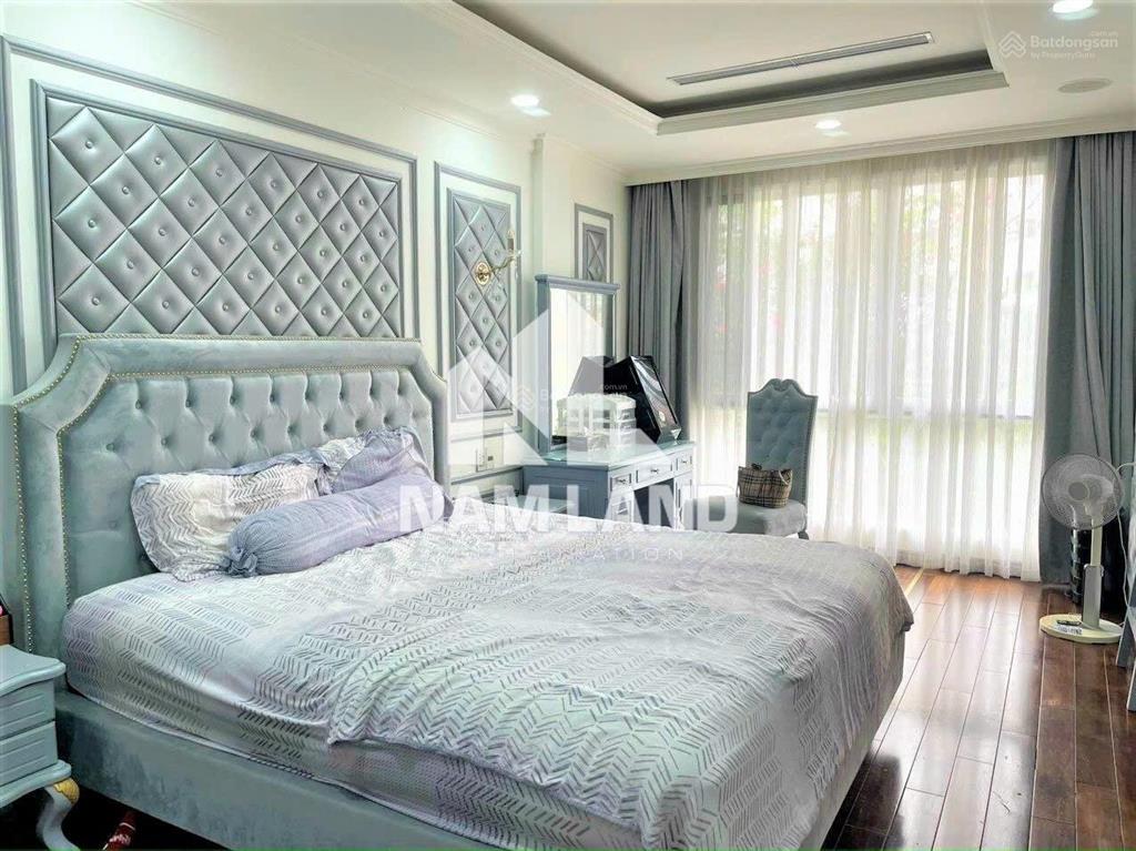 Villa full nội thất có hầm để xe rộng khu compound gần vòng xoay trần não  lương định của