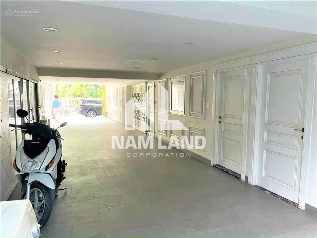 Villa full nội thất có hầm để xe rộng khu compound gần vòng xoay trần não  lương định của