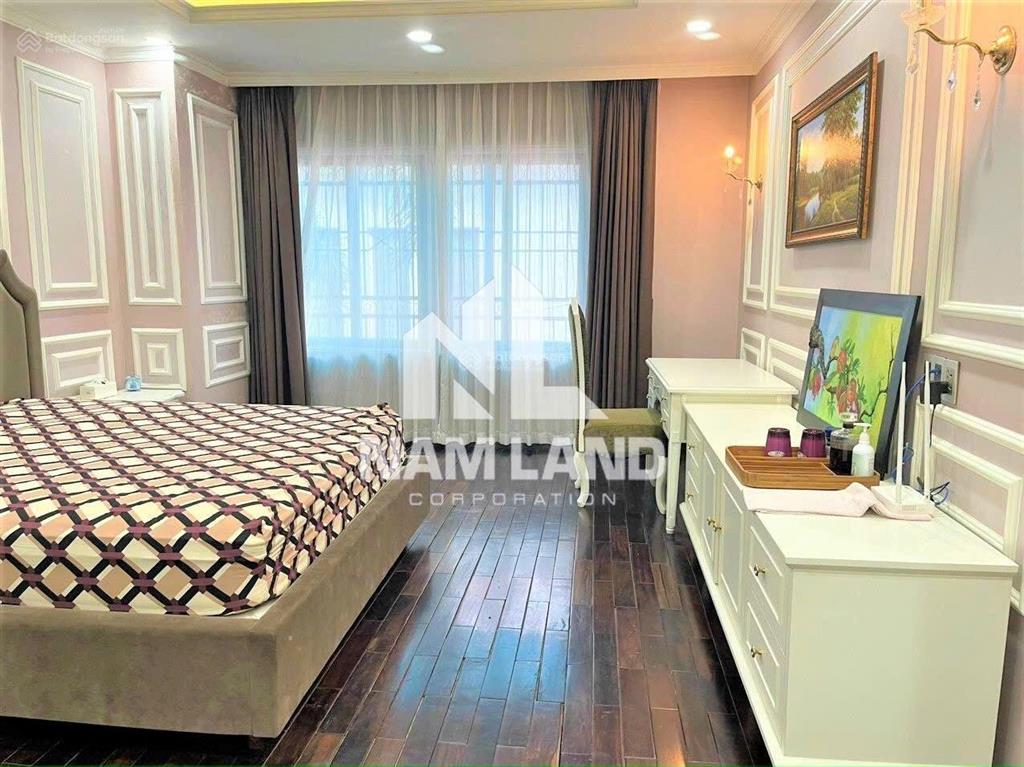 Villa full nội thất có hầm để xe rộng khu compound gần vòng xoay trần não  lương định của