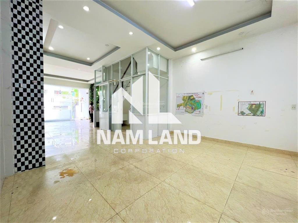 Nhà q2 gần song hành có hầm để xe rộng 6 phòng giá 45tr