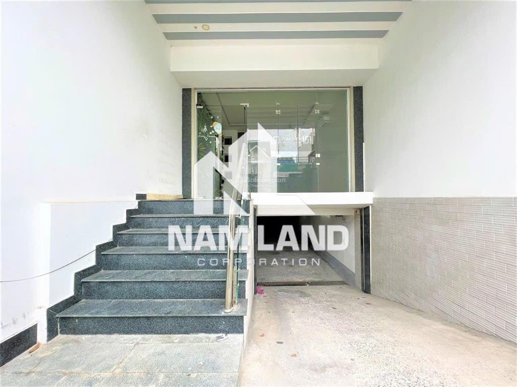 Nhà q2 gần song hành có hầm để xe rộng 6 phòng giá 45tr