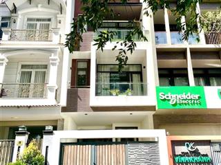 Nhà q2 gần song hành có hầm để xe rộng 6 phòng giá 45tr